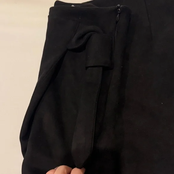 Black High-Waisted Skort v - Picture 6 of 6